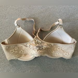 Neutral cream push-up Bra with front clasp